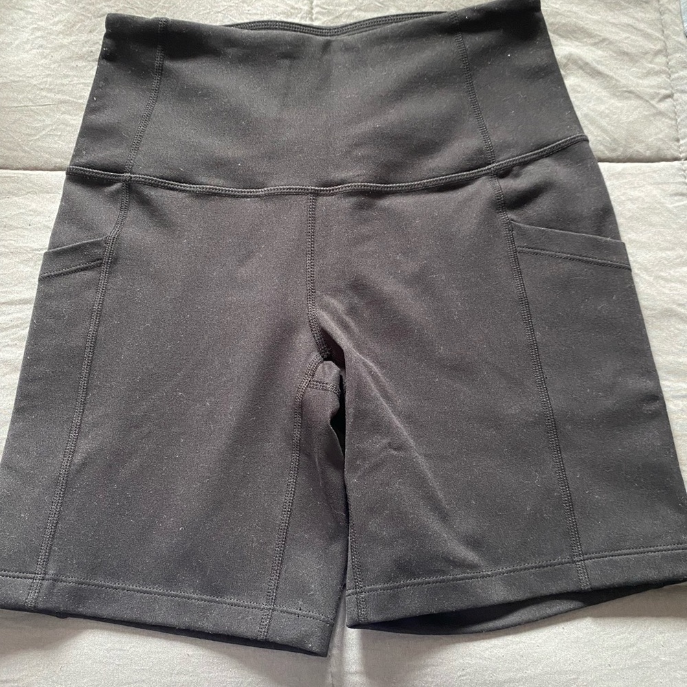 Womens Zella Biker shorts.